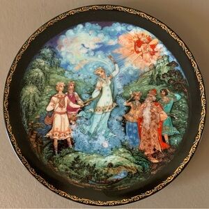 Love's Finale - Snowmaiden Russian Porcelain Plate(1990) Kholuy Art Studios.
